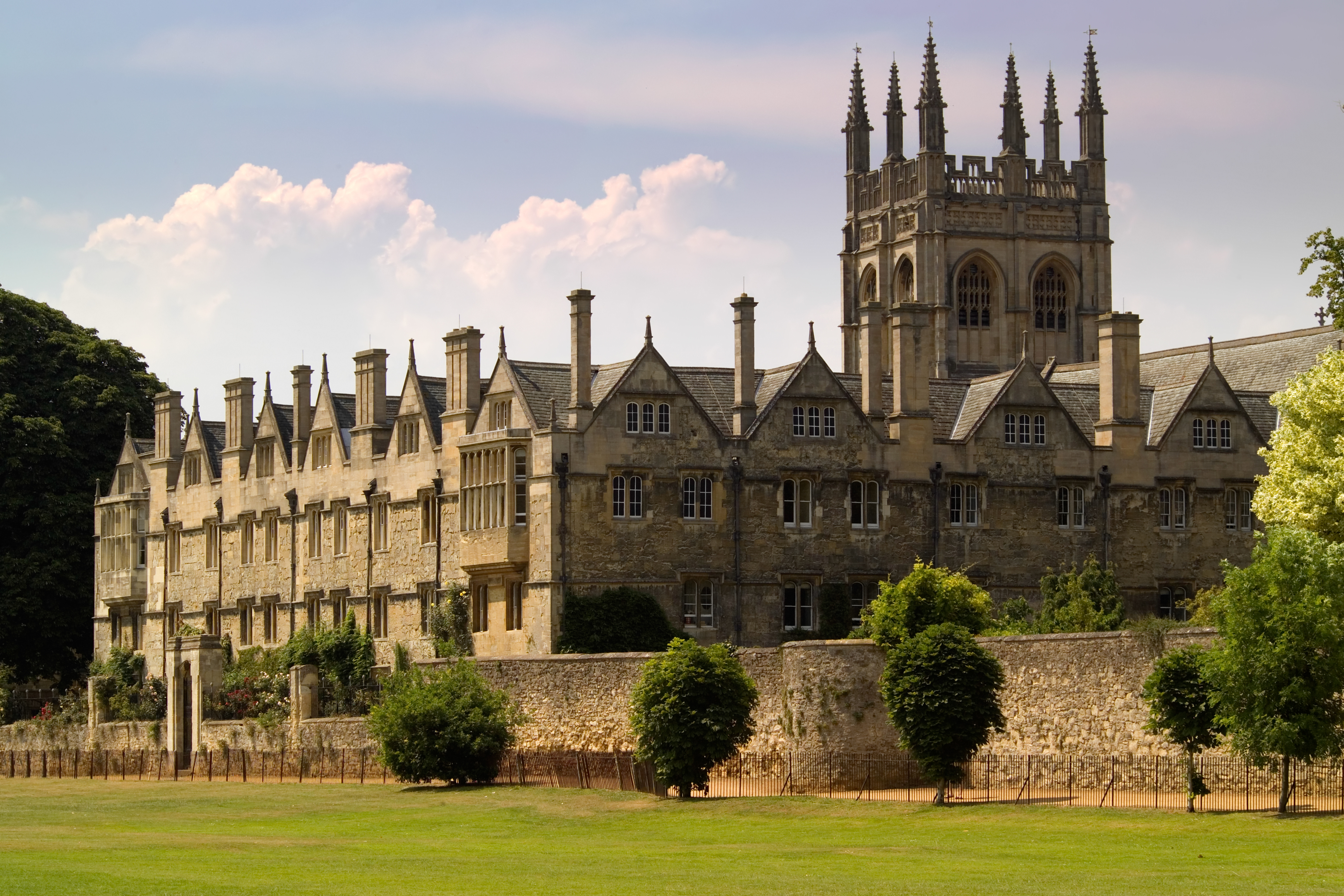 Oxford sights. Оксфорд Англия университет. Университеты Оксфорда и Кембриджа в Англии. Великобритания • Оксфордский университет — Англия. Оксфорд университет Университетский колледж.